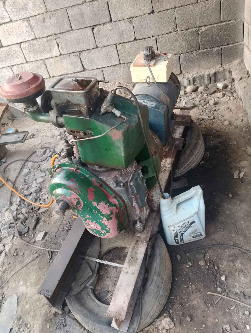 السلام عليكم مولد للبيع جاهز هندي مولد مقفول محرك 10 والمولده 7.5 كيفي مولد ما مفتوح البلاد مكان ديالى انت اتصال الرقم ***********
