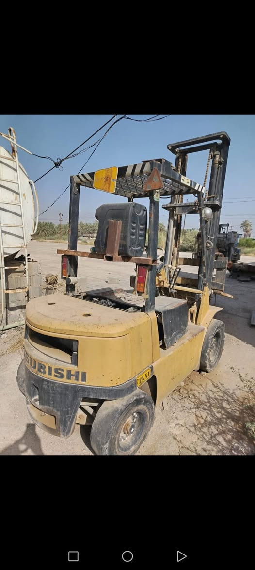 للبيع رافعات  عدد اثنين وحده تي سي ام 3ونص طن شغاله بس  گيرها بي مشكله 
والثانيه ميسيبوشي 2 ونص محركها گايم السعر النهائي 45 ورقه 
***********
