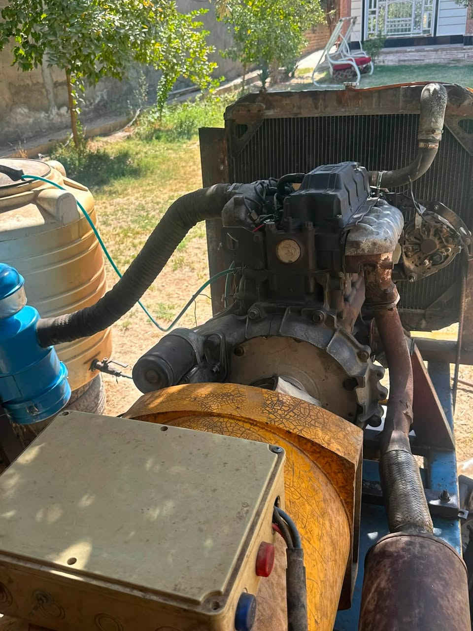 سلام عليكم للبيع مولده كيه محرك 2700/1راس توليد 30 كيفي 120 أمبير ثري فيز راس توليد محرك مكفولات ***********
