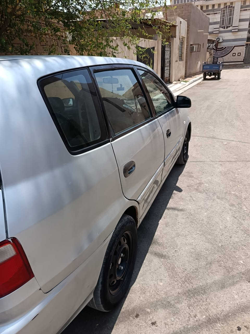 السلام عليكم ورحمة الله وبركاته
سيارة للبيع كيا كارينز ٧ راكب موديل ٢٠٠٥ كير عادي بأسمي شرط التحويل رقمها نجف محرك وكير بحالة جيدة جدا البدي شوف العين السيارة سمكرتها عام وصبغتها عام بسبب السمكرة وكان بيها جراد تبريد شغال بيها ضربة بالجاملغ الأمامي الأيمن صفحة السائق السعر ٤٢ ورقة وبيها مجال قليل العنوان البصرة قضاء القرنة هاتف *********** اخوان كلشي شرحت المو شراي يعبر المنشور بالصلاة على محمد وآل محمد
