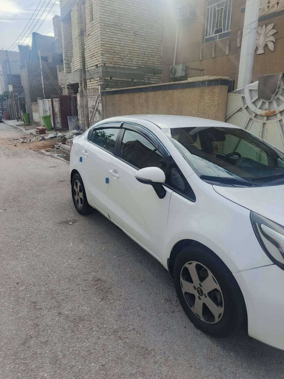 السلام عليكم كيا ريو ٢٠١٢ خليجي ١٦٠٠ بيها صبغ فق بالجاملغ اليمنى وتكحيلات وجراد خفيف محرك خير من الله شلعة تشك الكاع ادونز نهائي ماكو وتنقيص مابي بس من القبق بخار خفيف والسياره كلش حلوه رقم اربيل الجديد وهزه جديده سعر٨٢؟$وبي مجال مكاني بغداد دوره 
***********
