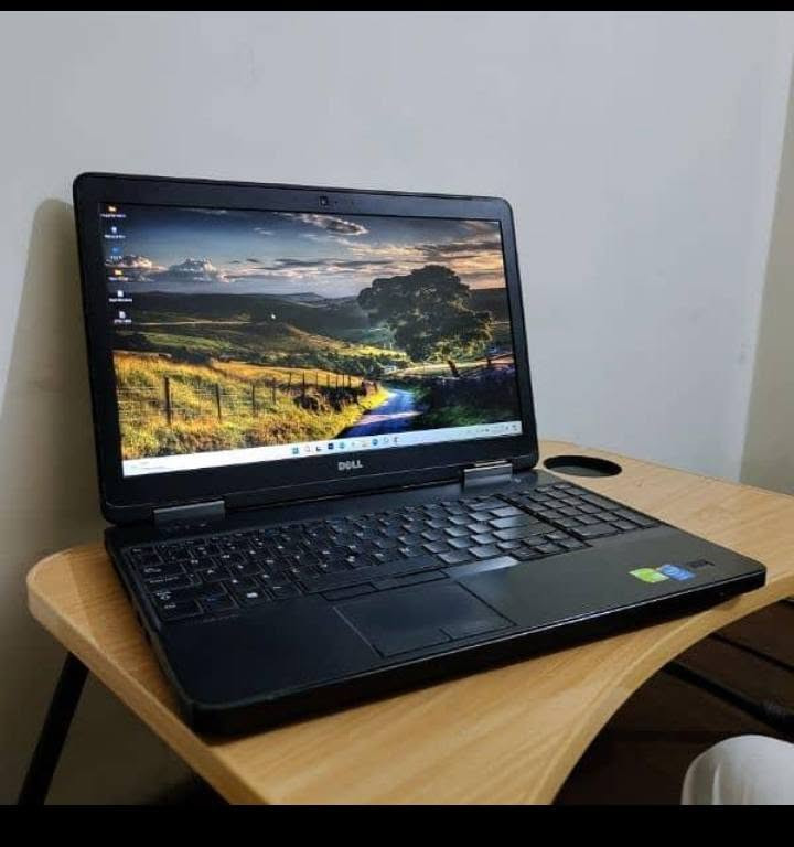 لابتوب Dell Latitude E5540 للبيع

للبيع لابتوب Dell Latitude E5540 بحالة جيدة، مناسب للدراسة، العمل، البرمجة وللاعمال .

المواصفات:

- Intel Core i3-4030U
- الجيل الرابع
- RAM 8GB حسب الفحص الظاهر
- Intel HD Graphics 4400
- شاشة 15.6"
- نظام Parrot Security 7 

الجهاز عملي ومناسب للاستخدامات اليومية والبرامج الخفيفة.

السعر:150 ألف
المكان: بغداد الشعلة 
*********** واتساب
