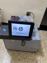 طابعه hp585 للبيع محتاجين الفلوس شغاله السكنر ملغي سعرها ٢٩٠ وي توصيل ...