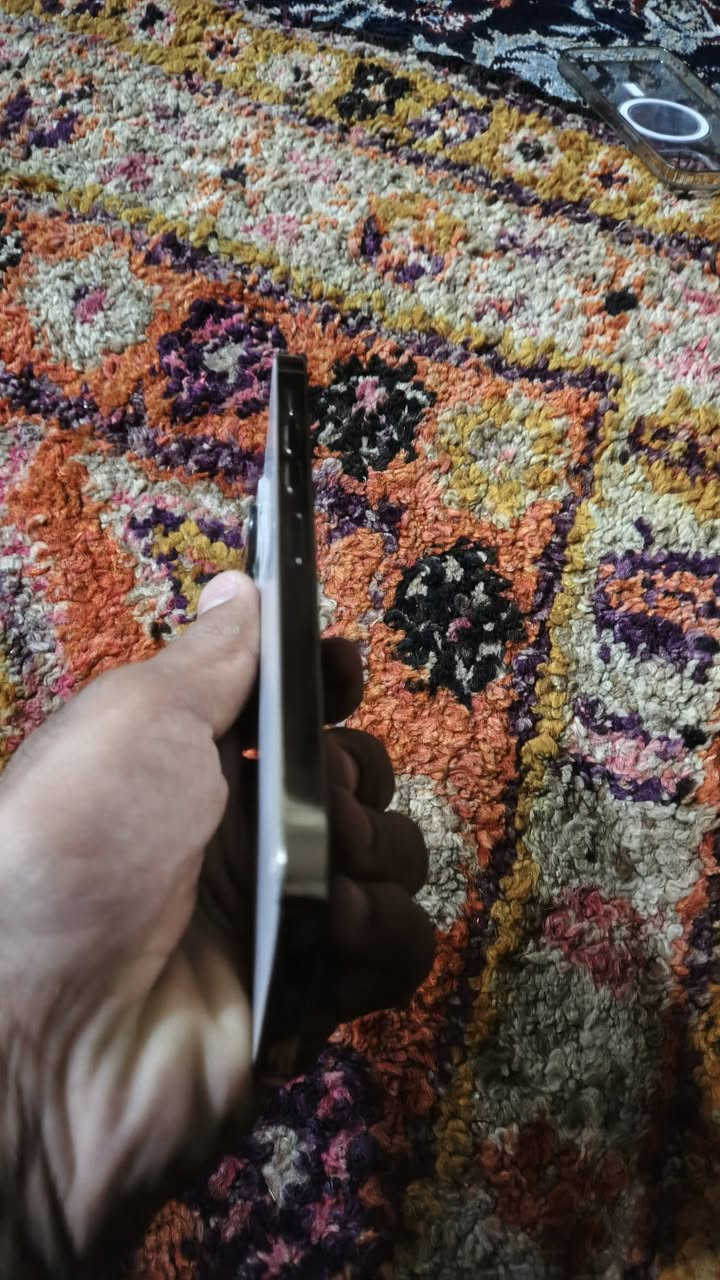 ايفون للبيع ذاكره 256 وتر بروف مكسور فقط ضهره بطاريه 71 كامل ملحقات هيتفون شاحنه كارتونه كفرات ثنين سعر 625 بي مجال حق جيه للتواصل واتساب او تصال ويا خدمه***********
