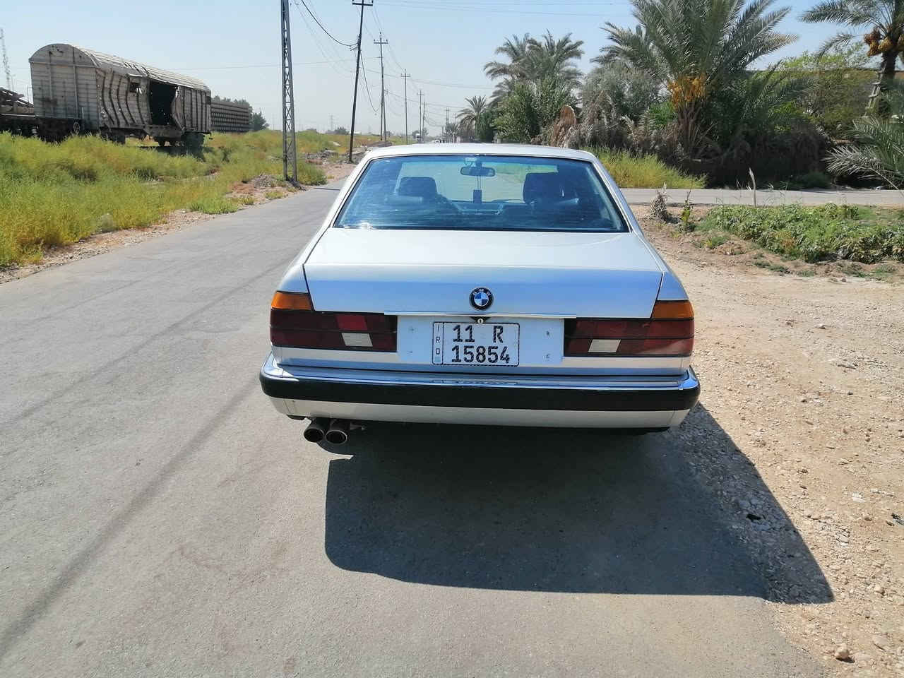 السلام عليكم ٧٣٥نضيفه خير من الله موديل ٩١رقم بغداد دولي جديد السيارة جاهزة من كلشي محرك كير مكفول تبريد منضومه جديده شغال ادامه عامه عليه وجاهزه السيارة احله من الصور ٦٠وبيه مجال حك الجيه مكان السيارة بابل محاويل ***********بيع فقط بدون مراوس
