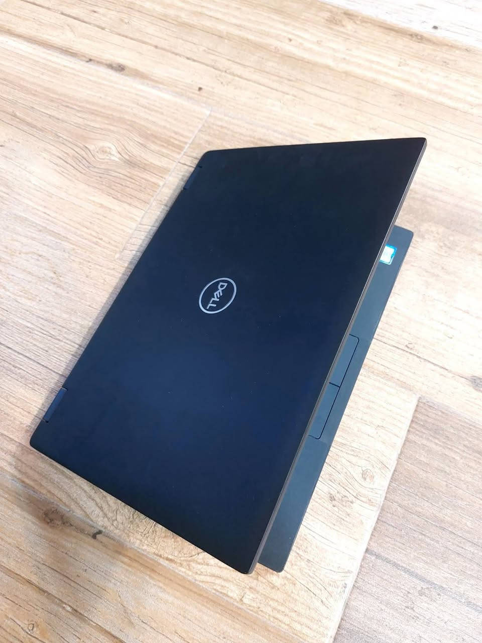 لابتوب دل 7390 • i5 الجيل الثامن • هارد ٢٥٦ SSD