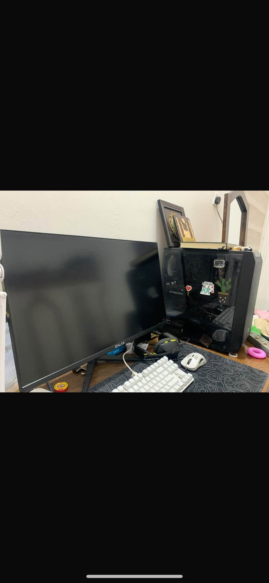 السلام عليكم تجميعة للبيع
المواصفات 

CPU: COR i5 12400F
GPU: RTX 3060 12g GALAX
M.B : AsrRock B660m PRO RS
امكانيه التطوير بيهه كلش عاليه
RAM: 16g (2x8) 3200 Hs
Hdd: 1T
SSd: 128G
PSU: Rockt 650w
Case: fantech 4 fan
مكاني البصرة / الزبير 
*********** 
السعر كامل التجمعية ويه الشاشة ماوس كلوريس كيبور ماوس باد 
السعر 1,350,000 دينار عراقي

نص مكتوب في الصور:
- الخميس الونيس
- المواصفات : CPU: COR i5 12400F GPU: RTX 3060 12g GALAX M.B : AsrRock B660m PRO RS امكانيه التطوير بيهه كلش عاليه RAM: 16g (2x8) 3200 Hs Hdd: 1T SSd: 128G PSU: Rockt 650w Case: fantech 4 fan
