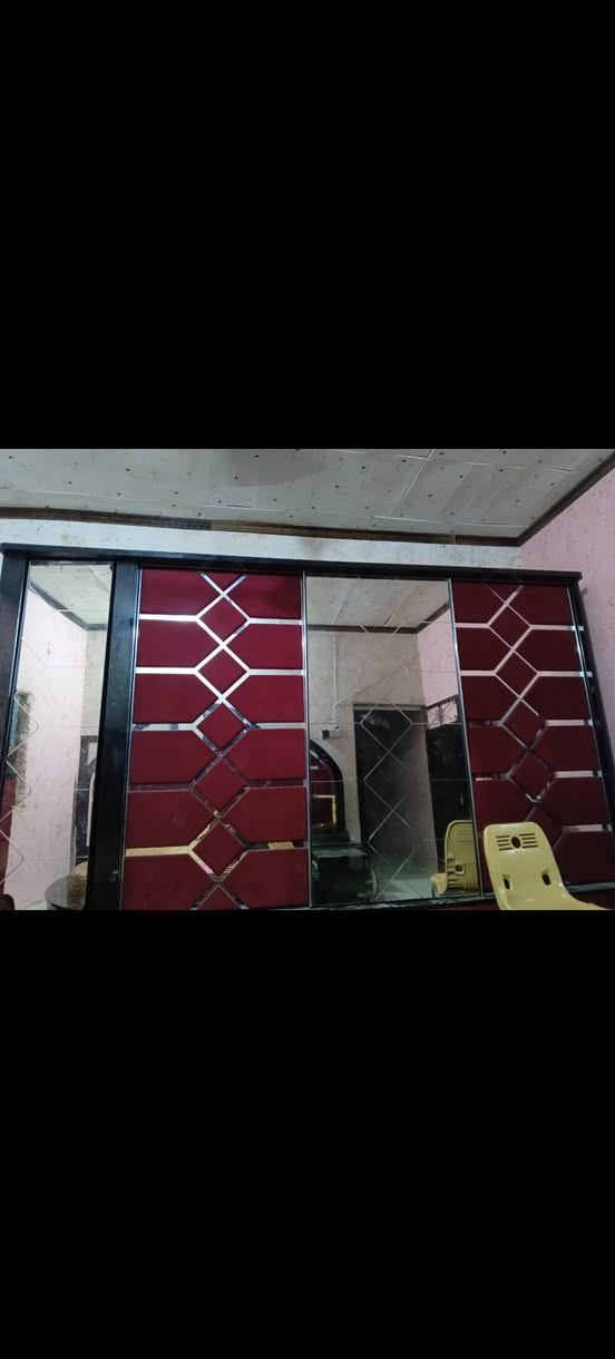 السلام عليكم غرفه حلوه ونظيفه السعر 600الف متوازي عل بيعته عندي ضرف والله سعرهه اكثر بس اني محتاج (***********)

