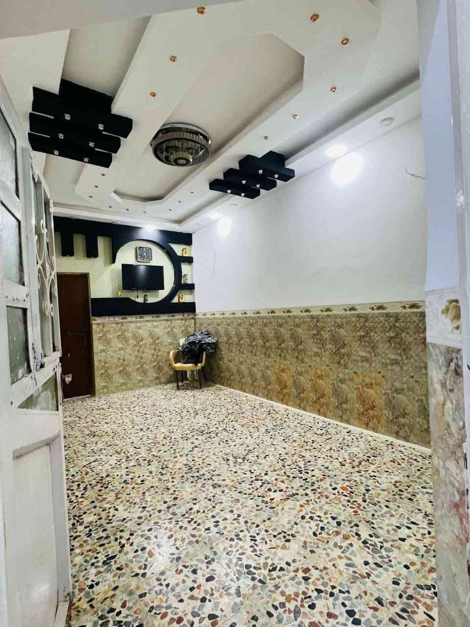 🏪 دار بستنه    
🟪 الموقع : المعملجي خلف البانزين خانة    
🟪جنس العقار :-بستنه ملك صرف  
🟪الموصفات : بيت طابقين وطابق الثالث  يحتوي مخزن كلش جبير صالة وستقبال مطبخ  3نوم حمامات عدد 3
🟪 المساحة :100  متر الواجهه 7 متر النزال 14 متر 
🟪 السعر: 180 مليون بي مجال   
🟪 الهاتف :- 📲 ‏‪***********‬‏
‏‪***********‬‏
