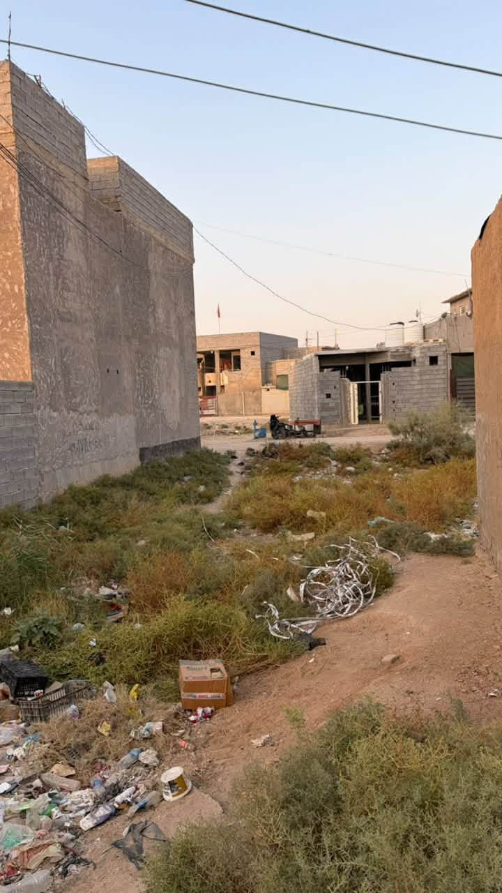 السلام عليكم
قطعة ارض في كربلاء 
مقابيل تيل 50 في طريق ابو زرع بشارع السكك جنب تلعفر 
مساحتها 100 متر موقعها بين شارعين صايرة وموجود بيها سند 
تبعد عن الامامين خمس دقايق طريق 
بسعر 45 مليون 
للاستفسار والاتصال ‭***********‬
