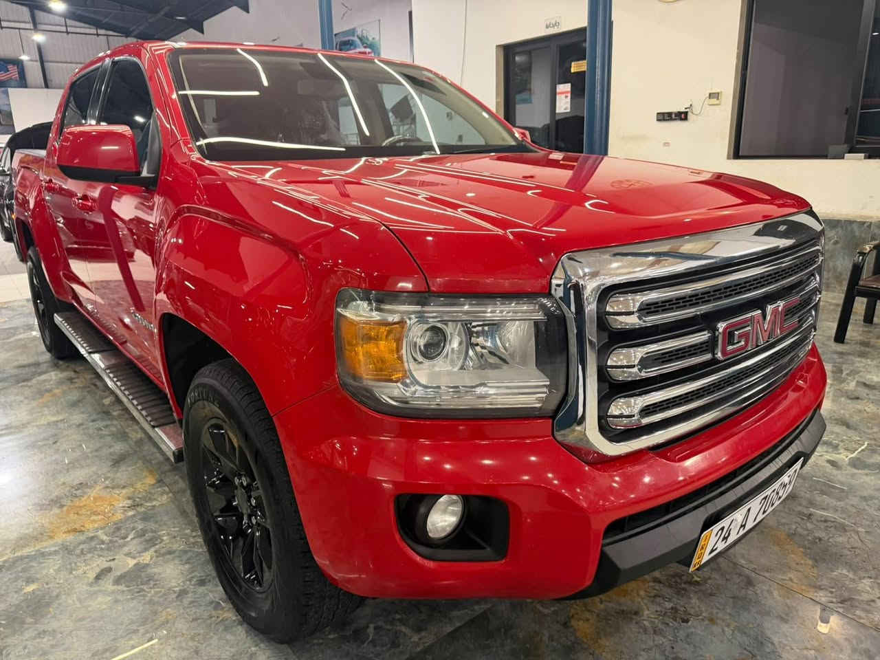 Gmc canyon 2018 کلین بدون سبوغ بدون اربک  6سلندرگير مكينة اكسل كل شرط رةقم ***********
