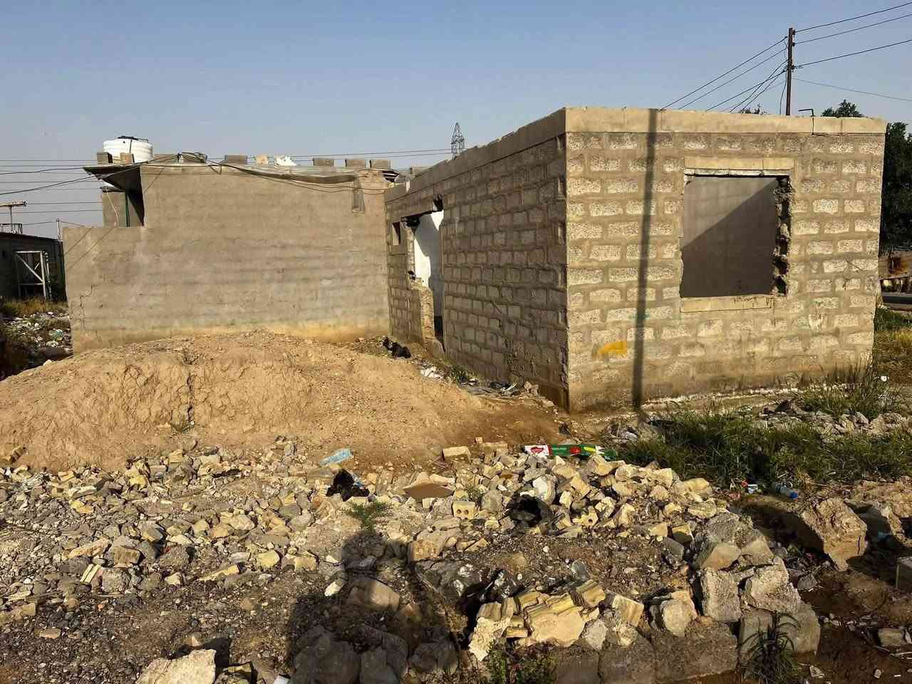 سلام عليكم اعادة النشر بسب الوعود الكاذبه 
هيكل البيع بل مجمع مال الخمستلاف المساحه ١٥٠ متر ركن على شارعين تبليط كهرباء واصله الباب السعر ١٠مليون وبيه مجال بسيط اتصل *********** ما متواجد على الفيس اتصل وتدلل مستعجل على بيعته
