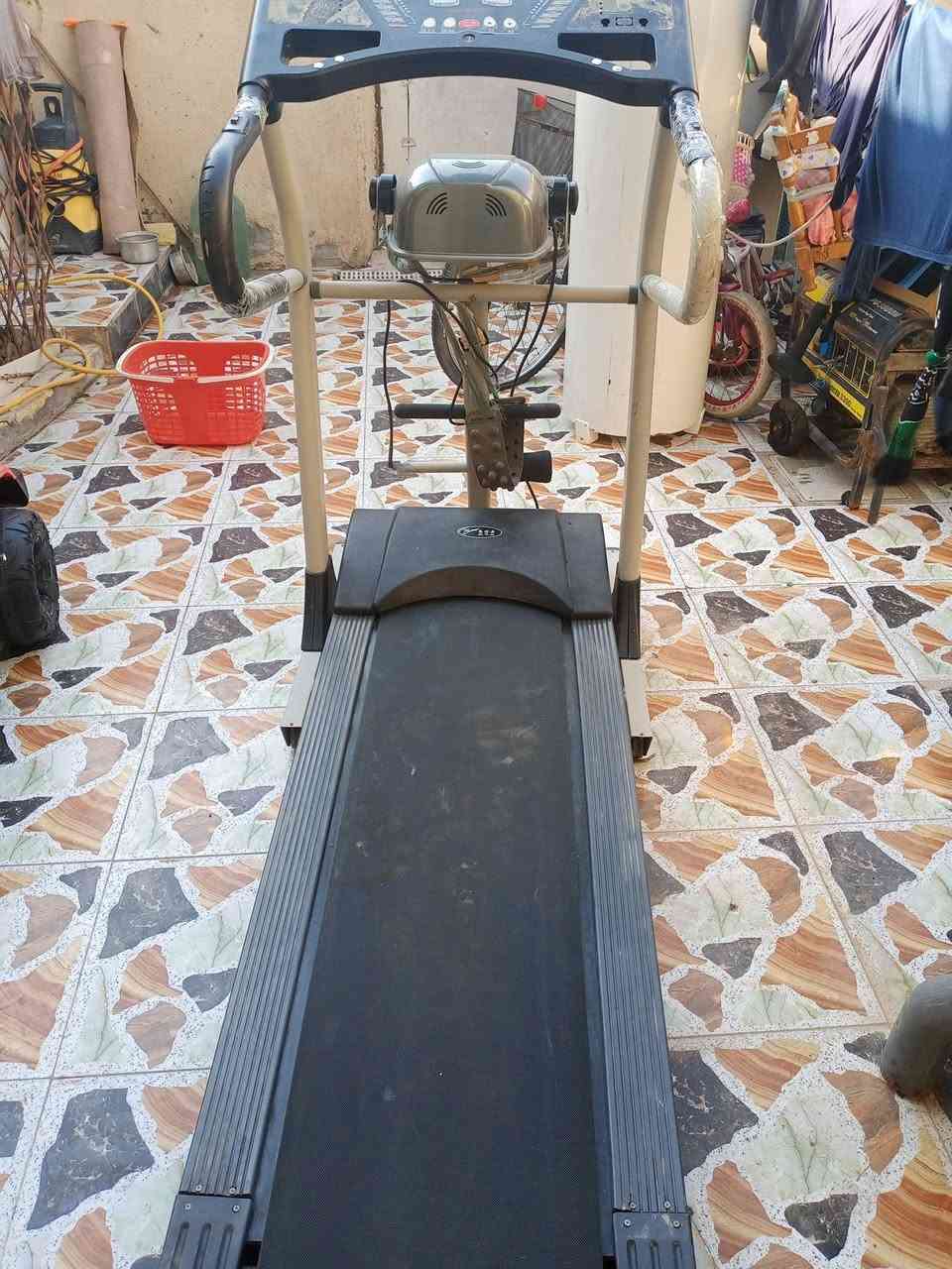 هسلام عليكم عندي جهاز جري ما عرف شنو عطله البيع نضيف سعر 75 الف بيه مجال رقم الهاتف *********** واتساب
