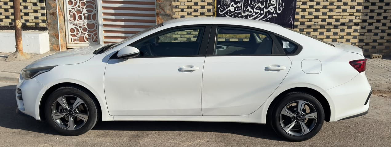 السلام عليكم
سيارة سيراتو 2019 خليجي 1600 ، كير AT المرغوب ماشية 
93 الف ، سنوية ب اسمي  ساقطة سنة 2025/9  رقم الماني مميز شرط المداور ، كير مكينة تبريد حدادية مكفولة ، دوشمة جديدة
5 ويل كب ، مري شفط، تحكم ستيرن ، قطعتين تبريد ، لد خلفي ، اشاير بالمري ، جامة السايق Auto ، الجنطة Auto hold , مانع انزلاق
الضرر : بيهة قطعة صبغ بالبنيد بدون ضرر داخلي وبارد بالجنطة ودحجة بالباب الخلفي عكس السايق ودحجة باب الصدر 
السيارة مداريهة بانزين محسن ودهن موتل استخدام شخصي فقط للدوام
للاستفسار عن السعر اتصل 

مكان السيارة النجف ، فقط بيع 
***********
