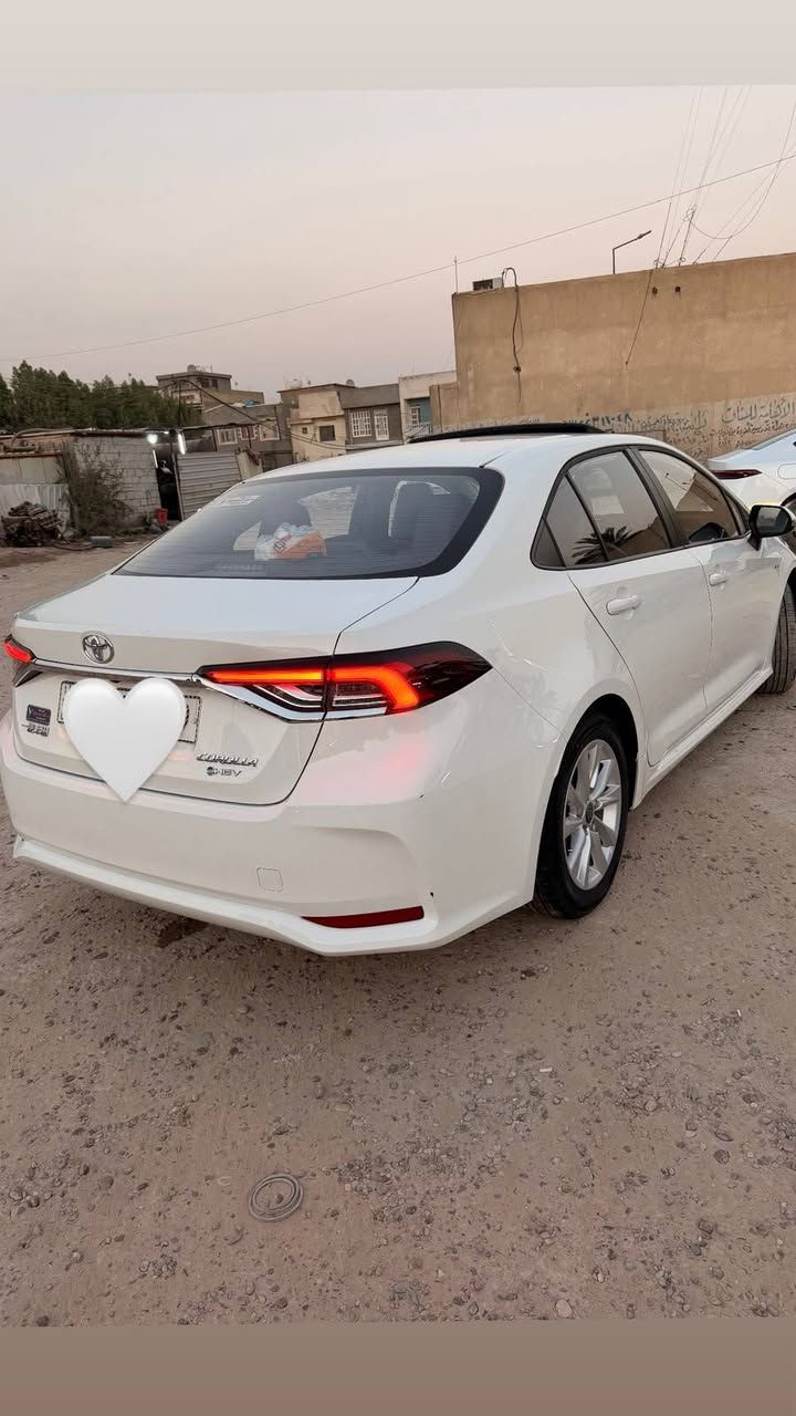 السلام عليكم كورلا هايبرد 2025 ماشيه 38 الف السياره جديده استلمتها زيرو من شركة حازم الجبوري  بس وكعت حديده على التكمه مثل ما موضح بالصوره ما صلحتها بس رصعه و بيها رصعتين بالجنطه ممبينه و ابو دراجه ظربها بالدعاميه الاماميه هم موضحه المواصفات المعروفه كشنات جلد اوتو هولد فتحة سقف رايدها ب 155   للاتصال *********** مكاني قرب جسر الغزاليه
