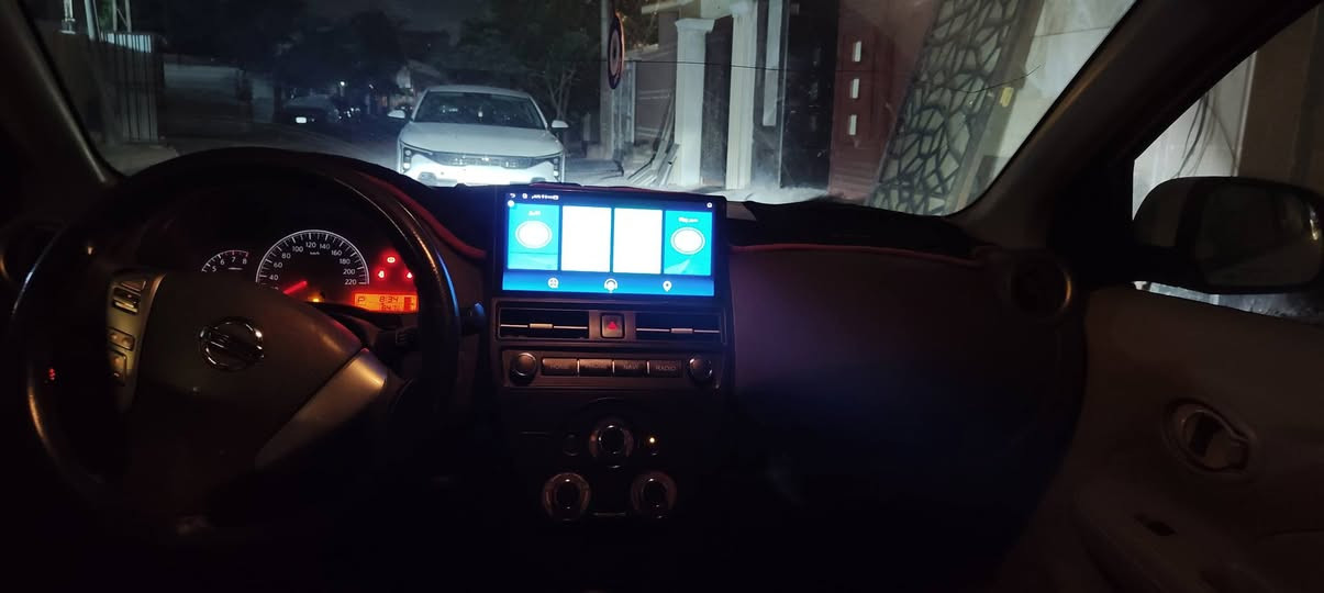 السلام عليكم 
نيسان سني هندي 2018 اربيل سنوية 2027 باسمي 
باب خلفي + جاملغ (صبغ ) 
شبر بارد جاملغ امامي 
صبغ دعاميات 
شاشة لكزز _ منظومة زينون _ صدر جديد اصلي _ باتري اصلي جديد مال سني 26 
السيارة جاهزة ومناقصها شي 
عداد المسافة 220 Km
السعر 87  
هاتف *********** 
الموقع بغداد/ الكرخ
