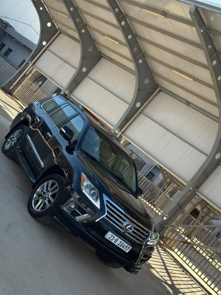 لكزس LX570 • محدث ٢٠١٥ • ٧ راكب