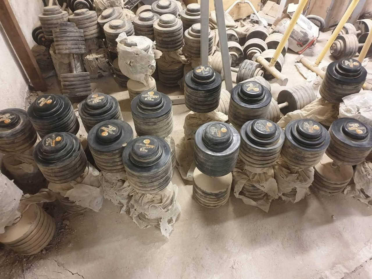 سلام عليكم يوجد لدينا وزان ثقيله السعر الكيلو اب 2000دينار للتصال***********
