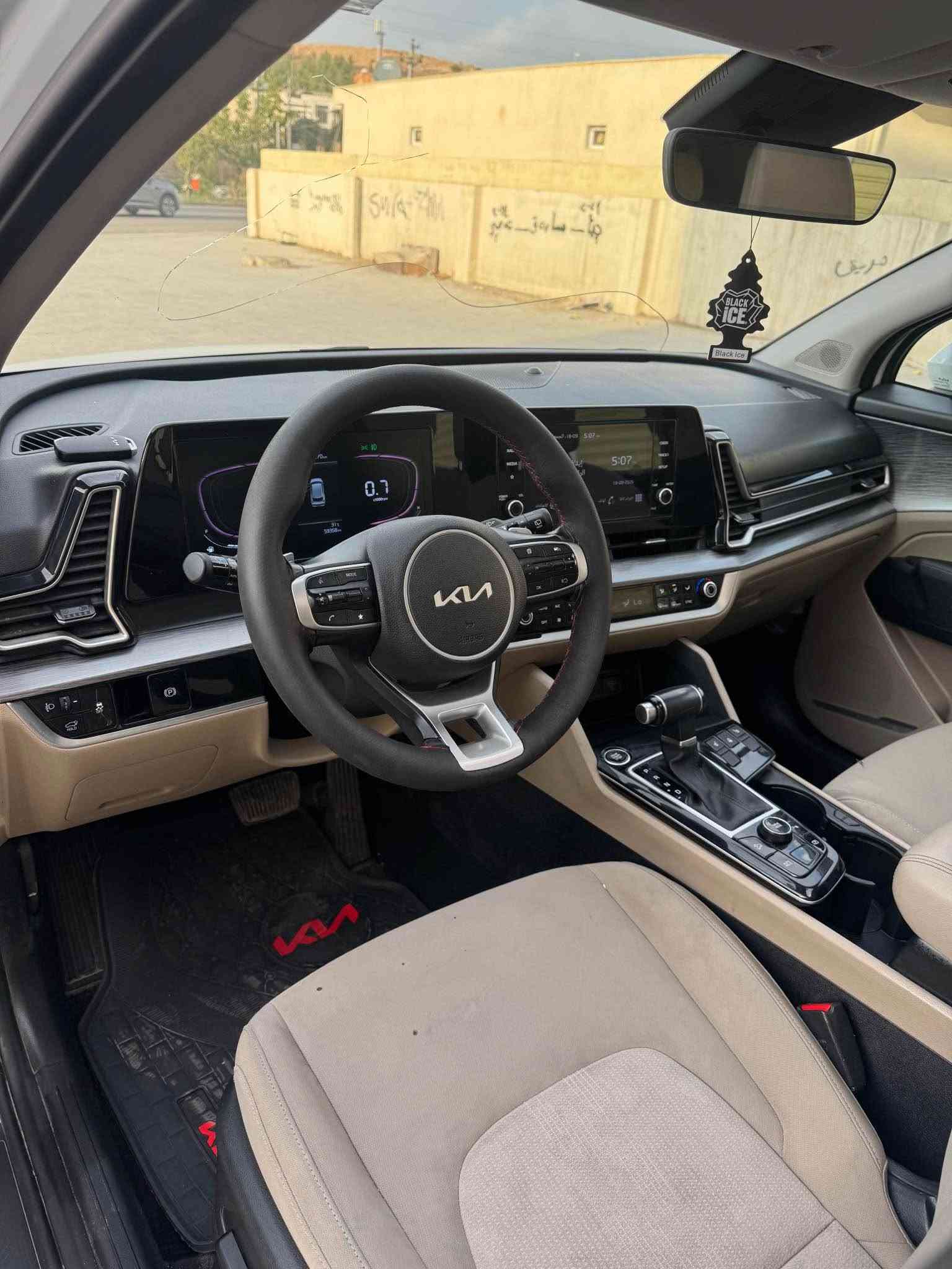Kia Sportage 
کیا سپۆرتاج ٢٠٢٤ فول مواصفات 
خەلیجی سفری ئێرەیە
رەنگی سپی بەفری 
59,000km  کم ڕۆشتوە 
فول مواصفات 
پانۆرامە - گوشین هیتەر - سوکان هیتەر - بەسمە و شغال - ٣ مۆدی رۆشتن - سندوق شفت - ڕادار - کامێرە و حساس - لایت لید 

گێر و مەکینە و کارەبایات بە شەرت 

١ دەرگای پشت سایەق بە بیلادی شەریکە گۆڕاوە 
٢ بست بۆیاغی هەیە لە چاملغی پشتەوە 
٢-٣ جێگا تعدیل ساردی پێوەیە 
ئێرباگ هیچی نەتەقیوە 

سعری 198$ وەرەقە و مەجالی فرۆشتنی تێدایە 

رقم مۆبایل + واتساپ + ڤایبەر 
*********** شقلاوة, أربيل
