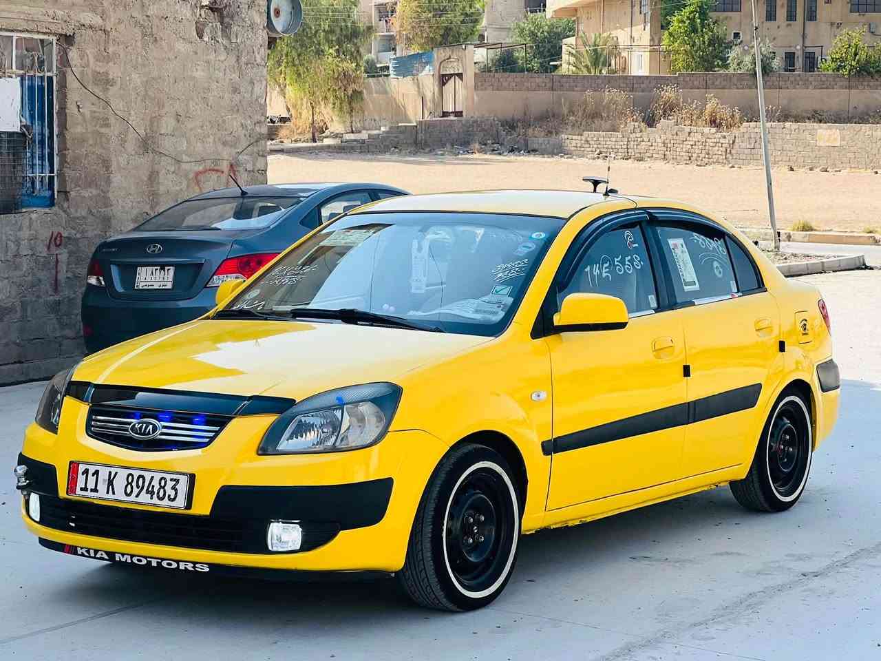 للبيع كيه ريو أمريكي موديل 2009 مكينه وكير شرط محرك 16 كير توماتيك كابون بانزين ماستر بيها هىيه وغرامات صفر رقم انكليزي هزه جديده سنويه لي 2031 شرط الوكاله والتحويل بل موصل السعر 80 وبيها مجال بدون ضرر جاملغ كدام وبوند تبديل بدون دواخل السياره فول توماتيك جامات كهرب مري كهرب تحكمات جهتين شاشه كاميره سستم سماعات وايرمنيه كلها شغاله طخم ورا وكدام جديد طخم تايه جديد استيرن بور جدد سياره جاهزه ربع ما يعوزها كبل ع شارع *********** // ***********  مكان السياره موصل جانب الايمن
