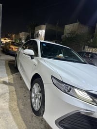 كامري هايبرد وارد ياباني محور استيرن من يمنه ليسره  2024 هايبرد.....بي...