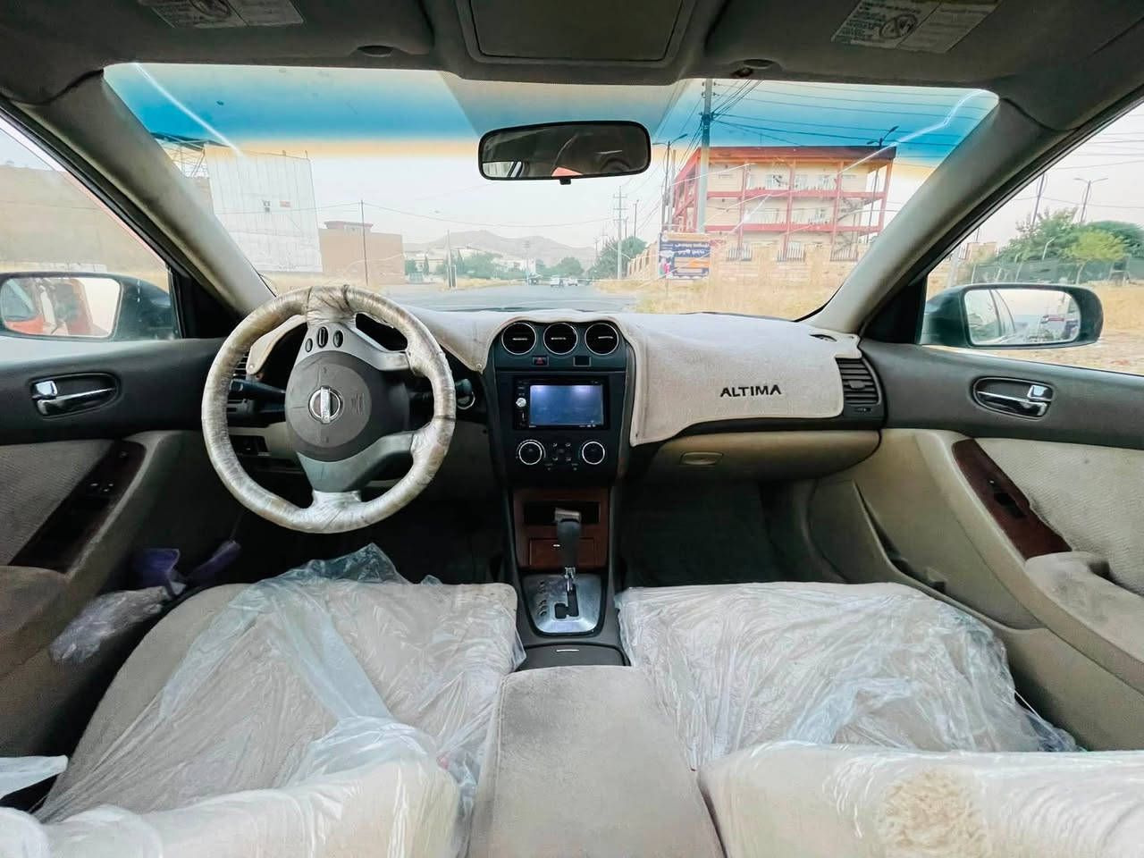 سەرەتا بە ناوی خوا: فرۆشتن-گۆڕین لەسەر دل گرتن 
ALTIMA 2009
سەیارەکە بڕاوەیە علوجە.
ماشەڵای لێبێت تا بڵەی جوانە سەیارەکە مەکینەی لۆکە 
شاشەیە بەسمەیە سەیارەکە بەس ماشەڵای ئەوێت زۆر پاکە تازە مەسرەفی لێکرەوە لۆکە . مەسرەفی تیانیە 
هەرکەس حەزی لێبو :نامە بنێرێت ئەوەش ڕەقەم تەلە فون
***********
