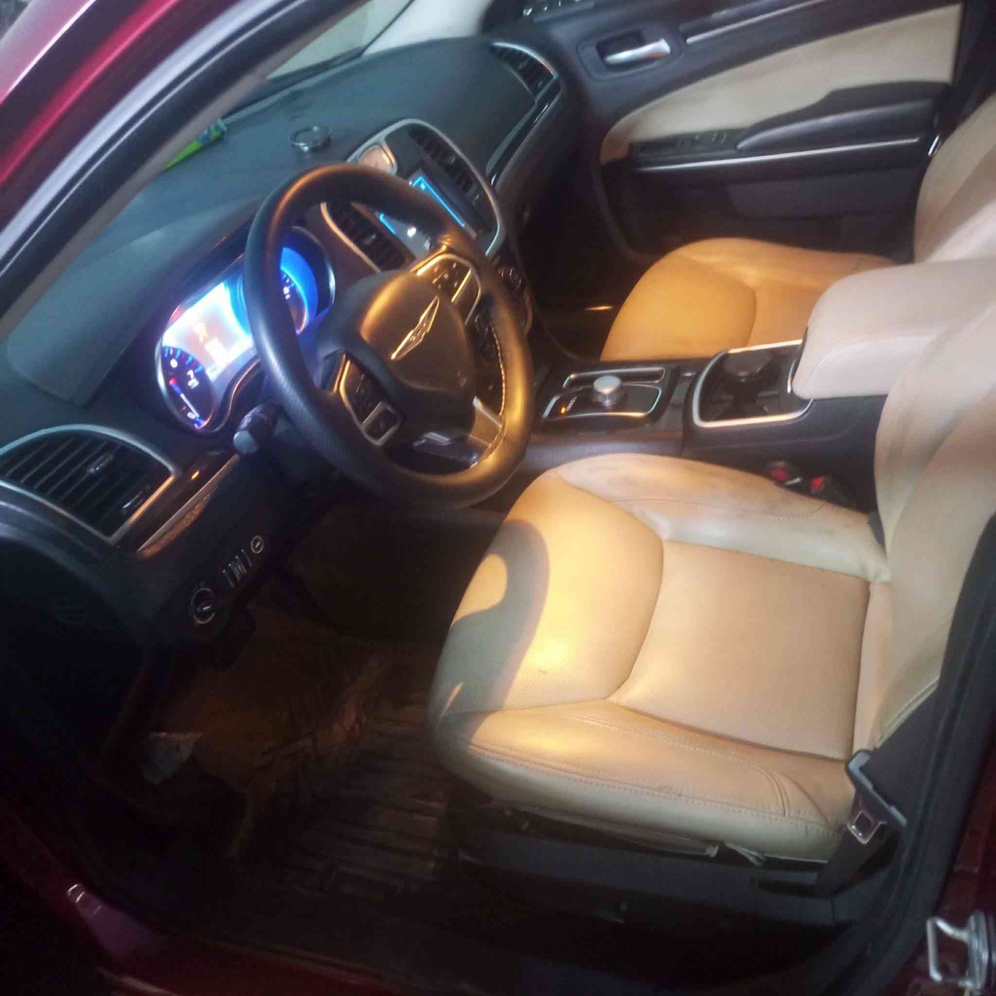 السلام عليكم كلايسلر C300رقم اربيل تحويل مباشر موديل 2020اصل حادثه جاملغ وحافه البنيد بدون دواخل كير مكينه ممفتوحات عشركه جاهزه واستخدامه شخصي السعر 225وبيه مجال ***********
