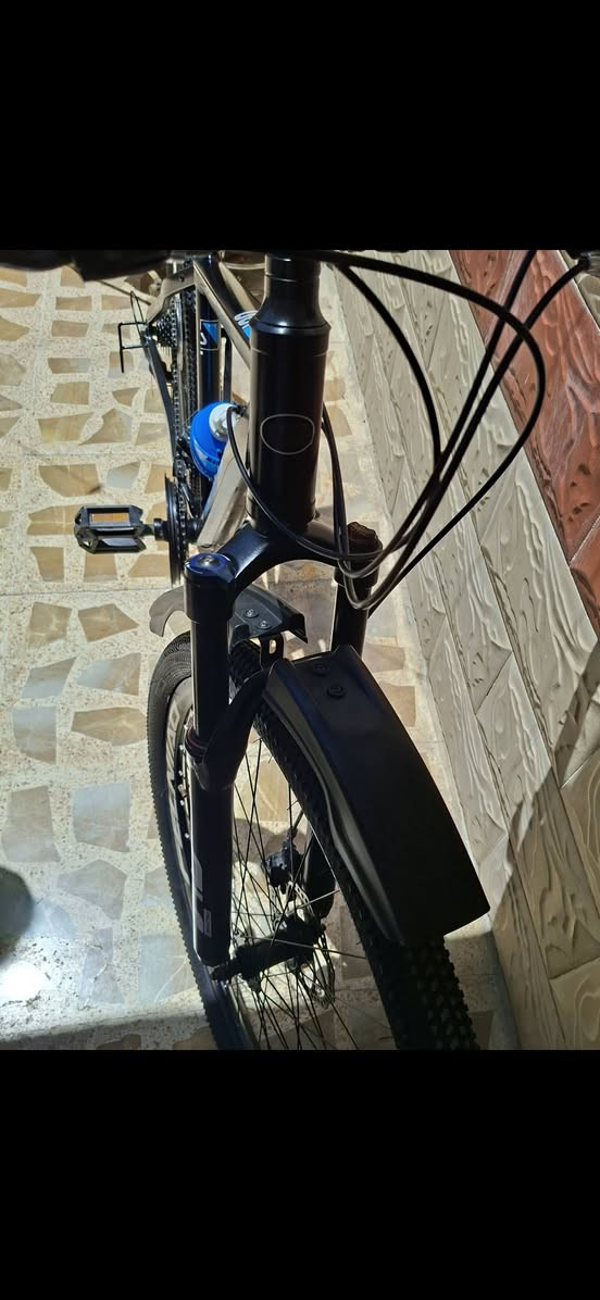 كوردي وعربي
بايسكل من ماركة Felnaio  نسخة super speed 100 فريم
 المنيوم  تاير المنيوم   قياسه كبير قياس 29 دبل فتح وقفل وفرامل ديسك و يجي 21 سرعة 7 خلفي و 3 امامي بايسكل جداً نظيف مثل الجديد كامل شغال فرامل كير دبل ابيع بشرط النظافة 
سعرها 220 الف 
مكاني اربيل 
واتس ***********
  
 پایسکێل مارکەی Felnaio  کە بەناوی super speed 100 لاشەێ المنیومە ویلێ المنیومە قیاس گەورەیە قیاسی 29 دبڵی هەیە قفلیش دەبێ ستۆپ دێسکە 21 گێرە 3 پێشەوە و 7 لە دواوە باێسکلەکە زۆڕ خاوێنە بێ عەیبە کامل ئێش دەکات هەر وکو شەریکیە کامل بە شەرتی ئیشکردن 
نرخی 220 هەزار
شوێن هەوڵیر 
واتس ***********
