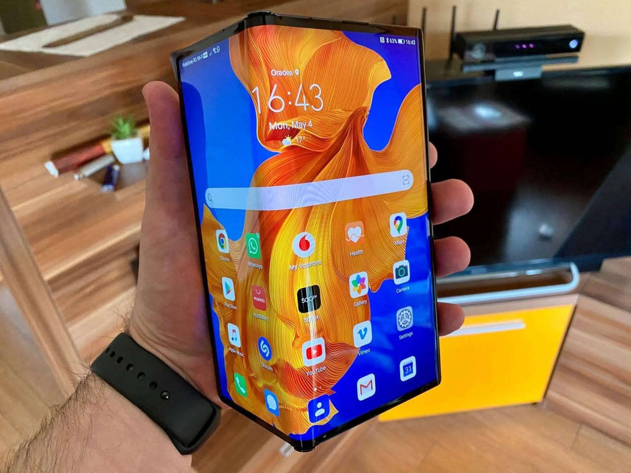 للبيع موبايل هواوي huawei mate xs 2 مستخدم نضيف كامل ملحقات***********

