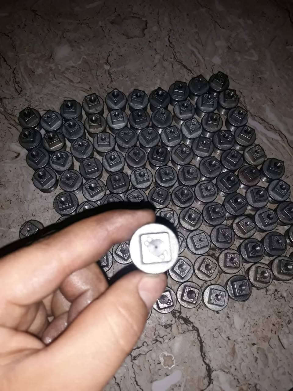 للبيع طباكي
ماشات 
بريمزات 
ممات 
العنوان رمادي الخمسه كيلو 
***********
