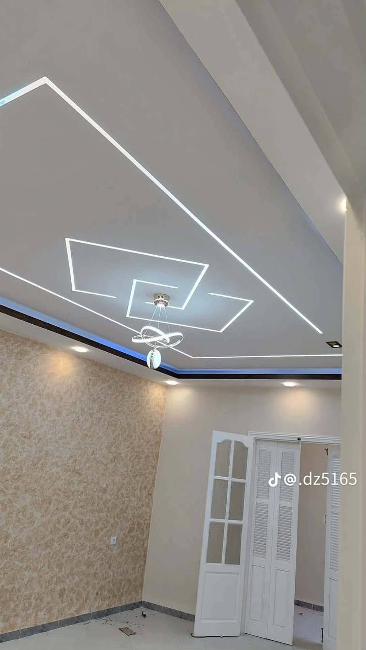 مستعدون لكافه اعمال الديكور والاصباغ
تغليف واجهات فوم #ديكورات جبسن بورد والسقوف الثانويه بديل الخشب وبديل الرخام والشيبورد ويكون نضام العمل نقدأ او اقصاط حسب الاتفاق واتساب ***********
