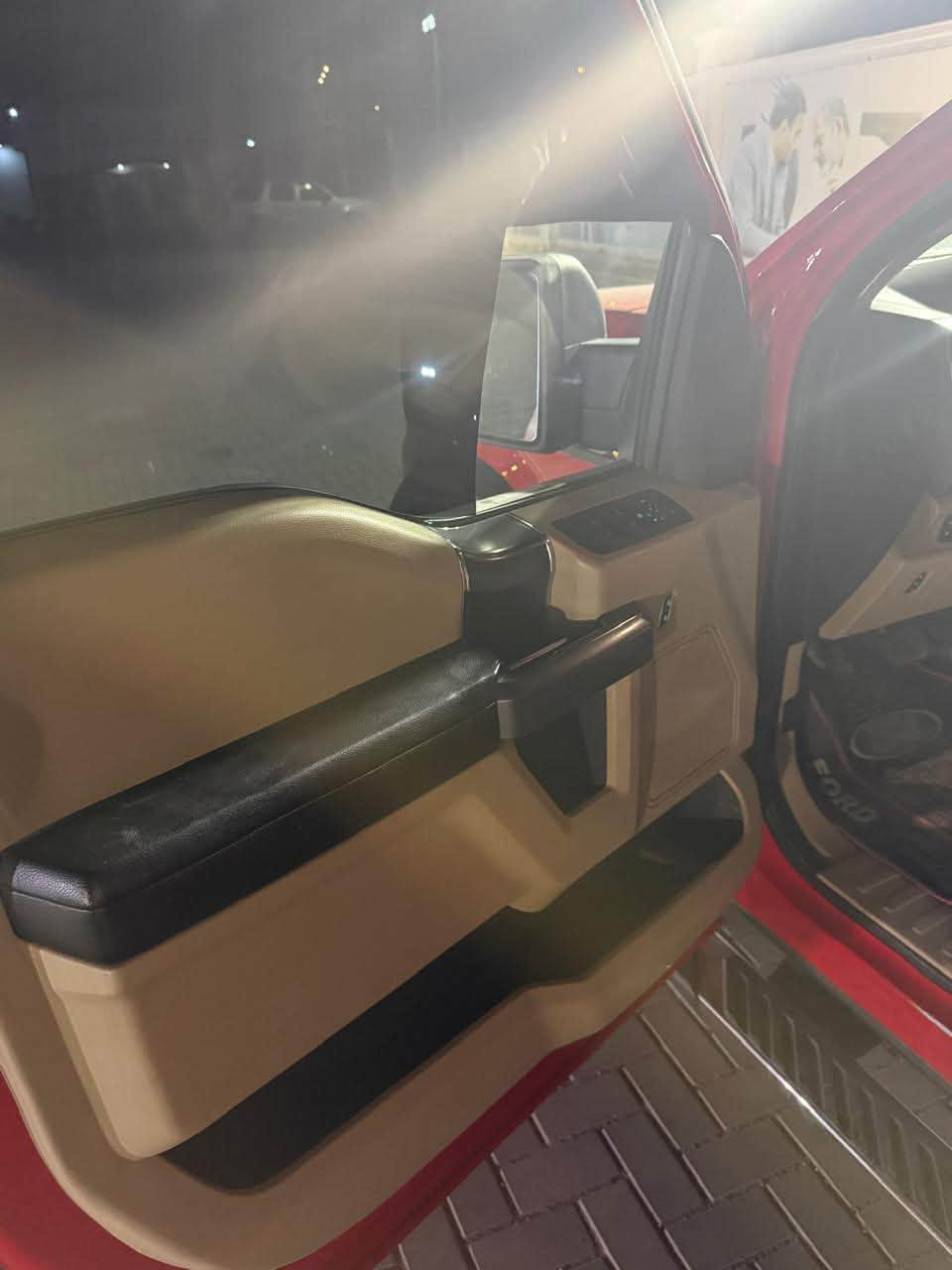 سلام عليكم لبيع فورد إف-150 (Ford F-150) لون أحمر مميز  مواصفات خليجية
رقم الهاتف/ خالد ***********

 الموديل /2017 

بدي قصير باب طويل مرغوب

 الفئة: فورد F-150 (4x4) دفع رباعي.  

 اللون: أحمر خارجي / داخلية جلد بيج بحالة ممتازة.  

 المسافة المقطوعة: 120,000 كم.

 المواصفات والإضافات:

 نظام دفع رباعي (4X4).  

 شاشة معلومات وكاميرا مع نظام Ford SYNC.  

 رقم أربيل 22k11674

 دواسات جانبية وشبك أمامي بإنارة.  

سيارة استخدام شخصي سعرها 200$

