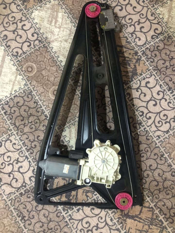 من رخصة الادمن
كمبريسر 2000 E38 حاوية 150

باور+سلف 75

ستيرن 25

ظفيرة كاملة نقصها فيشة مال2000 جديدة سعرها100

جاملقات امامي مديل 95 تفصيخ حاوية سعرهن75

بوب خلفي  طويل مديل 2000 كاملات  بس بطاين مابيهن سعرهن 350

سلايت ثنين هنه ولماطور مال جام سعرهن30

تخم ويل بيهن بس واحد مصلح اصليات
 اخوان مكاني البصرة
***********
