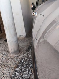 من رخصه الادمن جيب موديل 2012 بيها اربع اصابع بارد بيها بالباب بالايمن...
