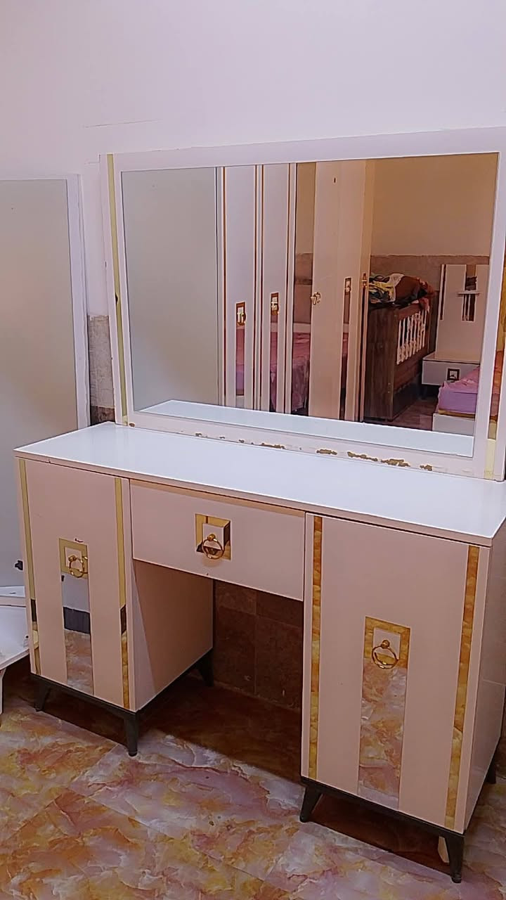 غرفه تركي البيع سعرة 225 الف ورقم *********** العنوان الحمدانية
