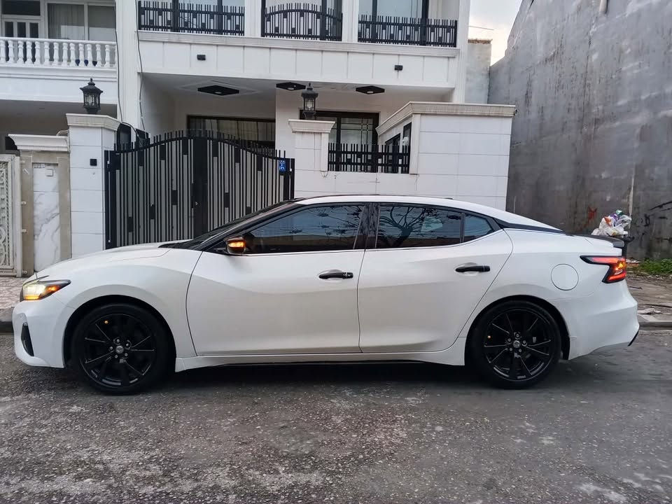 Nissan maxima 2019 SL Full
نيسان مكزيما SL مواصفات كندي
ما شاء الله سياره كلش نضيف و حلو
ما بيه أي نقص توني سويتلهة سيرفس
دهن کیر و محرك و فلاتر جديد حتى فلتر مال بنزين جديد 
جاملغين امامي صبغ و بيها طبعتين صبغ
ارباك فقط كتف سائق طاك و مبدل بلادي
سنوية بسمي تحويل ثاني يوم 
ماشيه ١٢٨ مايل
سعر 145 بیها مجال
شوف السيارة عالطبيعة أحلى هواية من الصور
واتساب ***********
