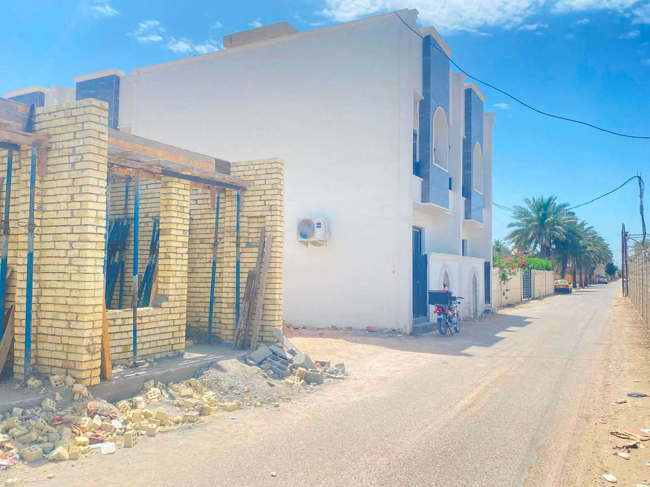 🏠 دار قيد الإنشاء للبيع | فرصة مميزة
📐 المساحة: 50 متر
🧱 البناء: طابوق، وحسب ما موضح بالتصوير

💰 السعر الكلي: 50 مليون دينار

🔹 المقدمة: 30 مليون
🔹 الباقي: 500 ألف بالشهر
🔹 الدار قيد الإنشاء وقابلة للمتابعة حسب مراحل البناء

📍 الموقع: الدوانم، قرب جامع الكرطان

📞 للاستفسار والتفاصيل:
***********

📩 التواصل خاص
