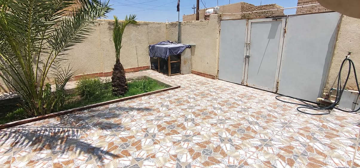 بيت للبيع مساحه م220 طابو صرف البيت نضيف او بناء طابوك مكانه في العكيكه الفرع الثاني يم مدرسة الافق الاهليه البيت (غرفتين -صاله -مطبخ-استقبال -مغاسل داخليه وخارجيه ) او مثل ما موضح لكم بل صور السعر (80) او بي مجال    ***********

نص مكتوب في الصور:
- SHOT ON POCO X3 NFC