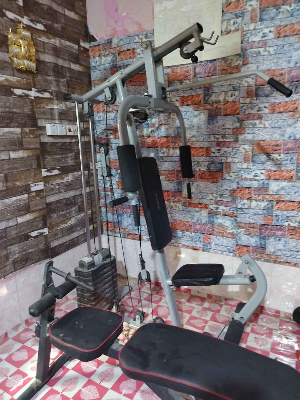 يا الله سلام عليكم
بوكس حديد للبيع سعر 350 وبي مجال 
المكان البصره هارثه المسحب 
اتصال على هاذ رقم ***********
شراي يدلل علينه
