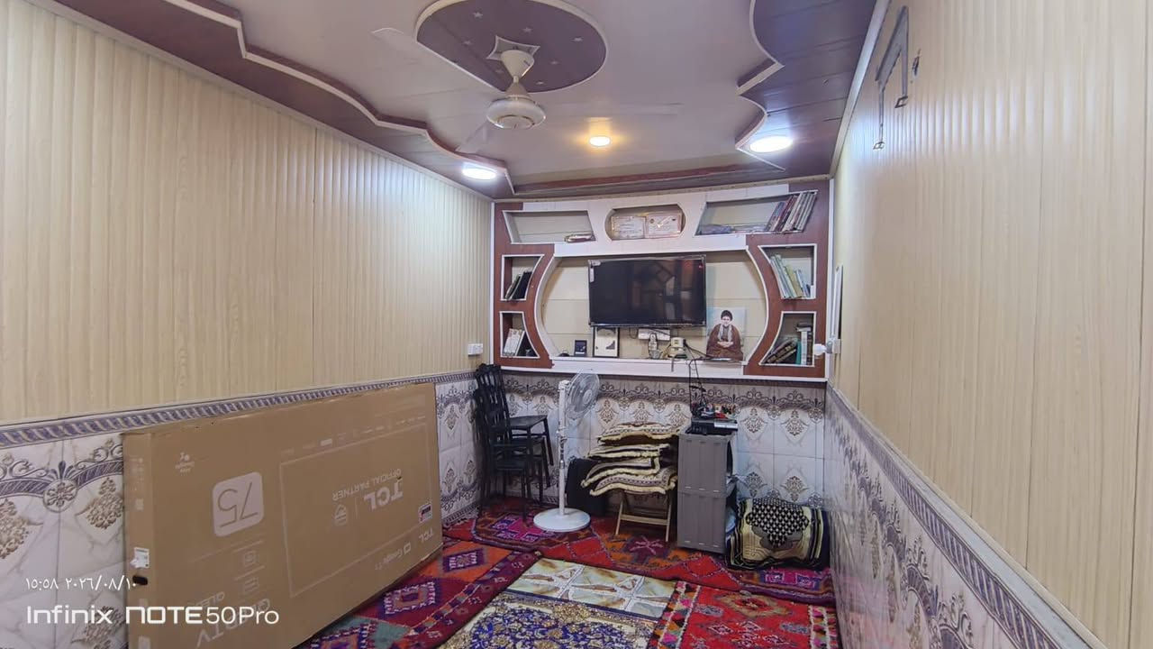 بيت تجاوز مساحة ٢٣٠ متر
بي محل وحديقه واستقبال وغرفتين نوم وحمامين داخلي وخارجي وترك ومطبخ كبير بشارع الكهرباء ***********هذا رقم راعي البيت
