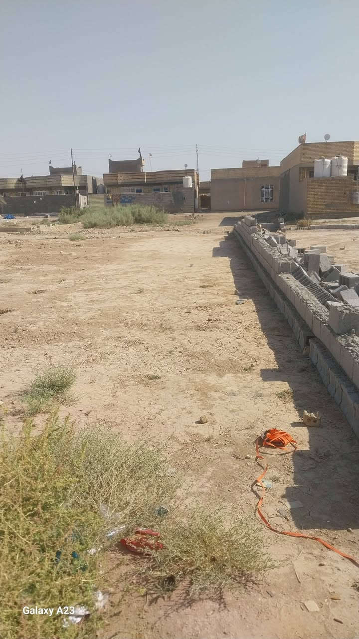 الموقع: بغداد – جسر ديالى / الكرغولية (السايد الواحد - نزلة معرض دبي - التقاطع).
​المساحة: 200 متر مربع.
​السنَد / القانون: زراعي قانوني.
​المواصفات: تقع على شارعين (واجهة أمامية 9 متر، وواجهة خلفية 8 متر).
​الخدمات: متكاملة (ماء، كهرباء، تبليط، مدرسة، وجميع الخدمات الأساسية متوفرة).
​السعر: 16 مليون دينار عراقي.
​📞 للتواصل والاستفسار: ***********

