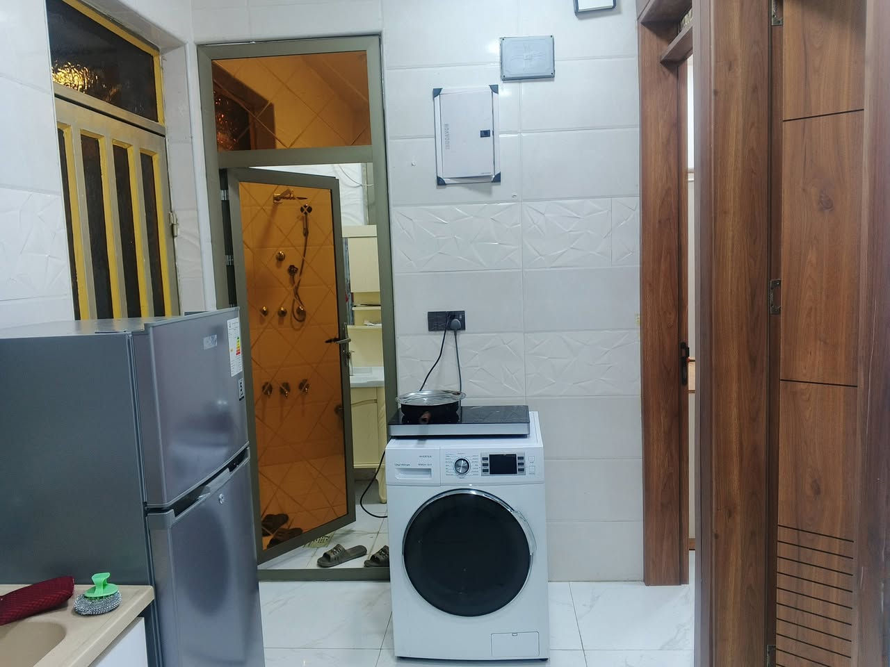 سكم مشترك كل ثنين بغرفه
شامل الخدمات 200 الف

كراده داخل
***********
