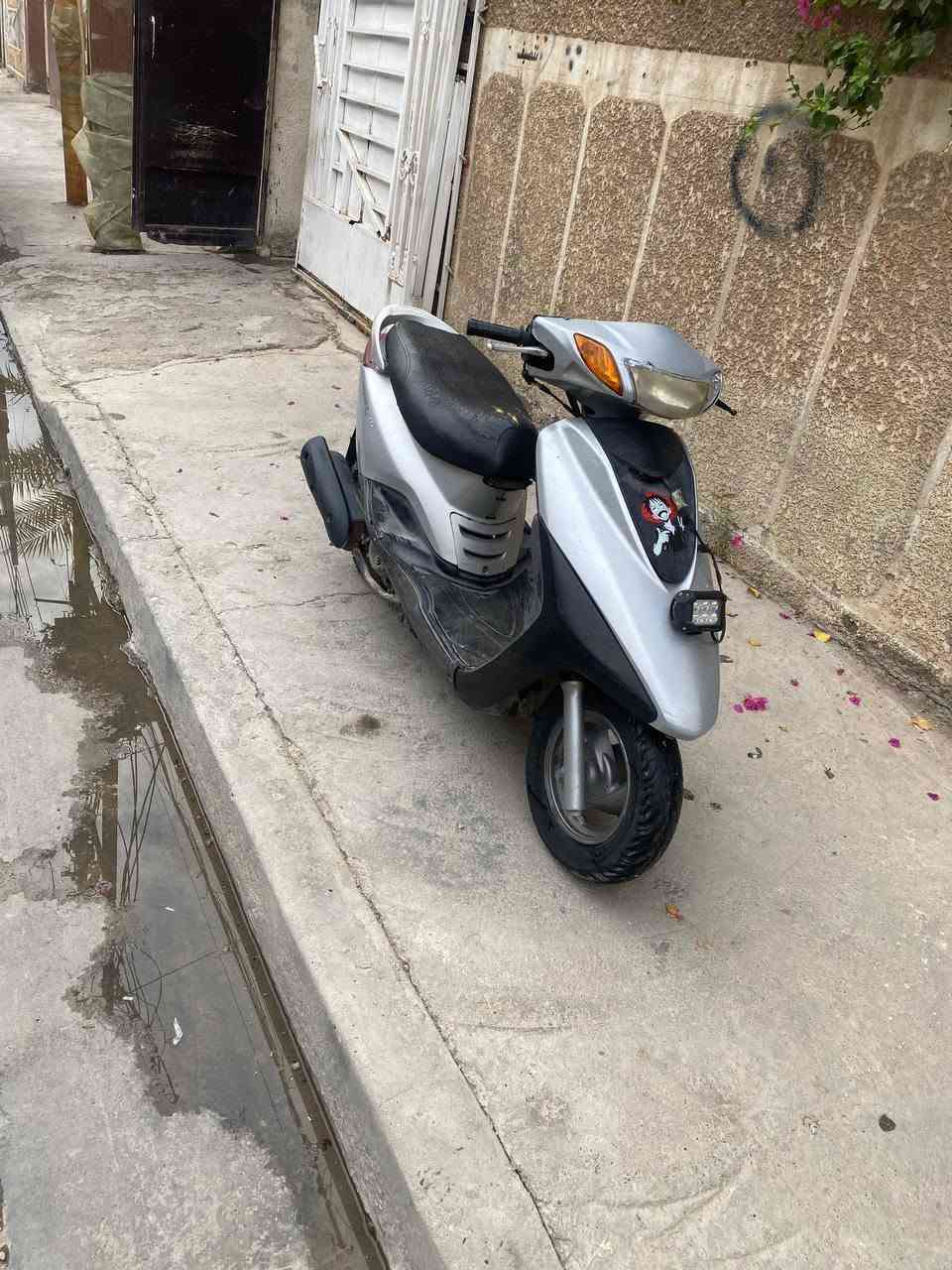 سلام عليكم بريز حديث كابريتر دراج مختمه كفرات شلعه تبطنش سريعه كهربائيات شغاله الدراجه نقص باتري وكلج اخلفي تعبان يمكن السبرنكه مال كلج الخلفي  وقبق شوته السعر 450بيه مجال قليل جماعه 370 لطب ولتعالق مكان الشعب  قرب القنه او قرب الوقف السني ***********
