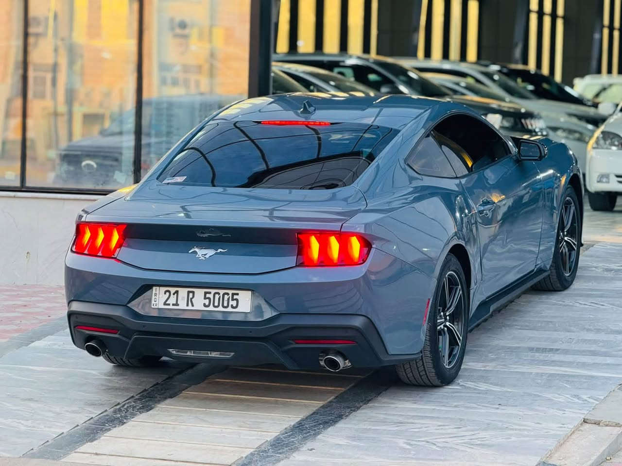 FORD MUSTANG🏴‍☠️
فورد موستنك 
موديل :2025
شكل الجديد مواصفات شاشة الكبيرة والكيج الكتروني هاندبريك كهربائي و تحكمات الستيرن ووضعيات القيادة 
  محرك 2300 توين توربو
ايكوبوست 
سيارة بدون نقوصات كلشي بيهه شغال 
سيارة بدون ايرباك وبدون دواخل بجم وخلفي كبس  
مرقمه جديد سليمانيه 
رقم مميز مع السياره 
السياره تظليل حكومي رسمي 
للون مميز ودواخل ازرق بحري جلد مميز 
ماشي 8  الف ميل فقط  
سعرها مع الرقم المميز 290$ 
سعرها بدون الرقم المميز 260$  
مكان السياره / ديالى - خانقين 
***********
