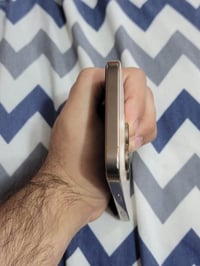 آيفون ١٦ برو ماكس • ٢٥٦ • بطارية ٨٤