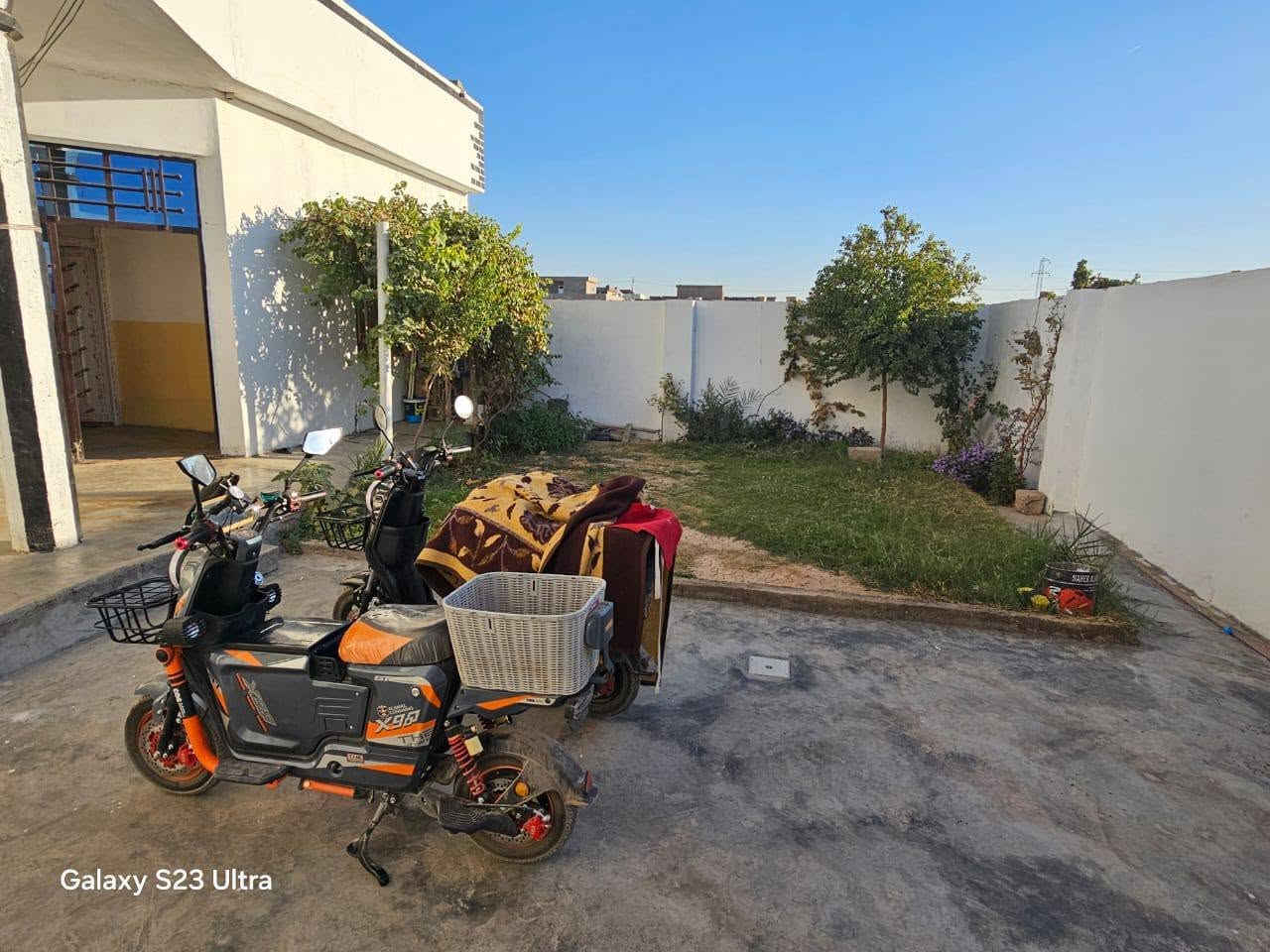 بيت للبيع
طابو زراعي
المساحة 300 متر
حي المستقبل بگاع شاكر احمد الدوري يبعد عن السايدين 50 متر
خدمات كاملة ماء كهرباء مجاري
موقع راقي جدا
السعر المطلوب/48 مليون وبي مجال للشراي
سعروا قبل فترة چان فوگ الخمسين يجيب بس راعيوا محتاج ويريد يبيع هسة
للاستفسار الاتصال/***********
