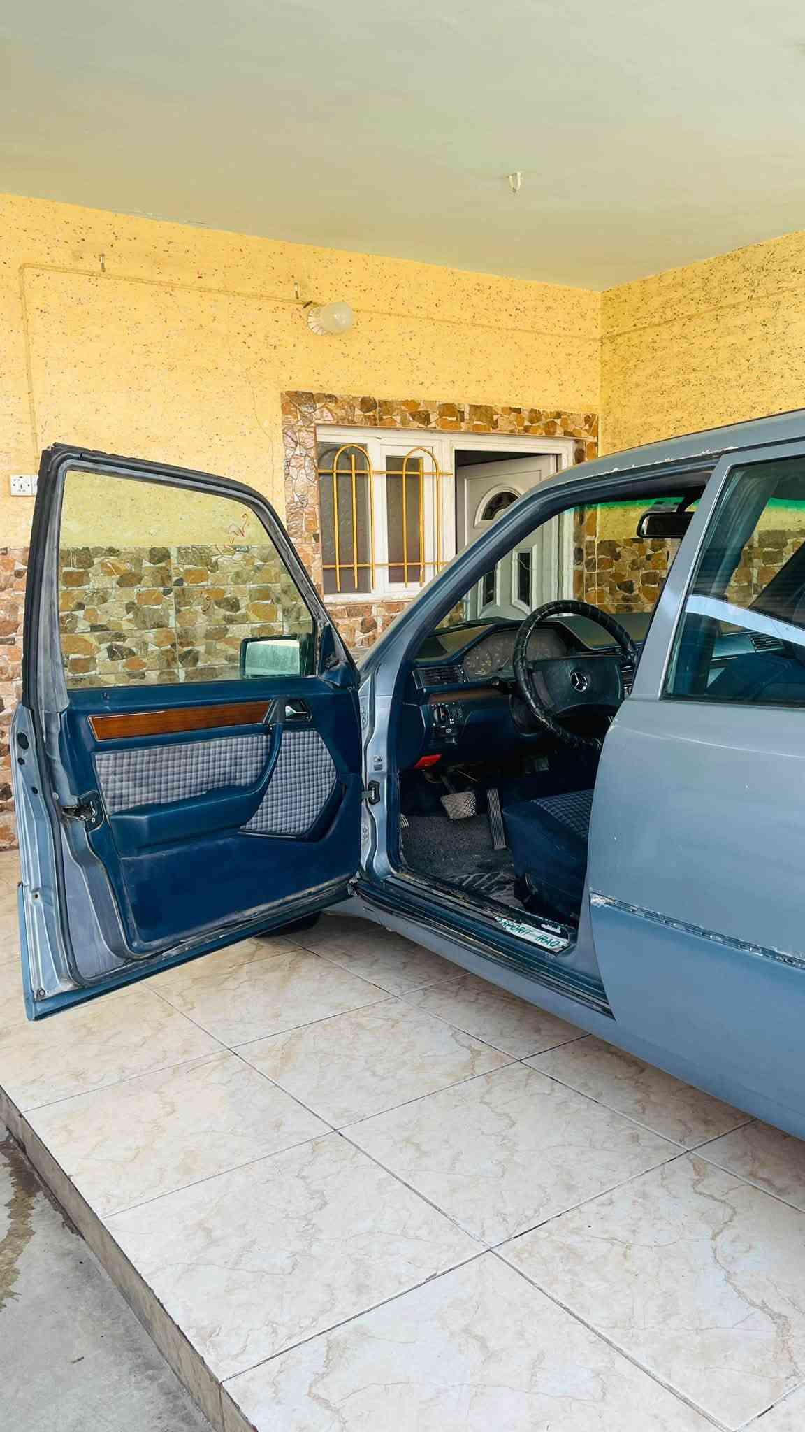 السلام عليكم 

للبيع مارسدس دب 300 گير محرك vvt 
شرط لا تنقيص ولا تبخير رقم بغداد انگليزي
مداور ثاني يوم سنويه لل ٣١ صدر امامي خلفي 
مضبوط التبريد شغال بس نقصو غاز داخله نضيف
كهربائياتها كله شغاله السعر وباقي التفاصيل الاستفسار ع الرقم ***********
صلاح الدين /قضاء الضلوعيه
