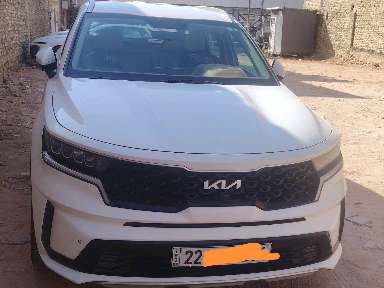 كيا سورنتو 2023 أربيل خليجي استيراد شركة نيم المعروفه بالمواصفات 
فوول مواصفات اعلى مواصفات ///// عدا البانوراما جديده جدا 
ماشيه 59الف كيلو قابل للزياده( وضع الشركة )
محرك 6 سلندر حجم 3500
4كامرات محيطية  360 درجة 
مقاعد جلد و كهرباء مع وصلات شحن الموبايل بالصفحه 
كشنات تبريد و تدفئة
شاشة كبيرة متصلة
شحن وايرليس 
تشغيل الكامرة مع الاشارة
بصمة تشغيل وابواب
تشغيل عن بعد. 2بصمه
حساسات كل الاتجاهات 
صندوق كهرباء
تخم تاير كومهو ياباني جديد مع باتري كوري جديد 
كير ماوس مع ٤ أنظمة قياده ذكية 
( كفالة عامة من الضربة والصبغ والبارد)
مكاني ديوانية. لمزيد من المعلومات الاتصال ***********
السعر ٢٧٠ $ وبيها مجال قليل