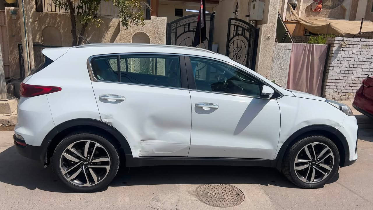 🚘 كيا سبورتاج 2019 شكل 2020 للبيع
🔹 مكينة 2000cc
🔹 كير أوتوماتيك
🔹 ممشى 39,391 كم
🔹اوتو هولد و ثلاث انظمة قيادة auto hold
🔹 مثبت سرعة Cruise Control
🔹 فول تحكم ستيرن
🔹 كشنات جلد أصلي
🔹 حساسات أمامية وخلفية
🔹 كاميرا خلفية
🔹 مرايات كهربائية (شفط)
🔹 إشارات بالمرايات
🔹 داخلية نظيفة ومرتبة
🔹 الإيرباغات سليمة
🔹 ويالات أصلية
🔹 تبريد قطعتين￼
🔹 داخل حمصي
🔹شاحن وايرلس
🔹السيارة استخدام شخصي
⚠️ توجد بعض الضربات والخدوش الخارجية مثل ما موضحة بالصور السيارة تباع على حالتها 
الكير و المكينة مكفولة 
مبدل تايرات جديد
📍 بغداد
💰 السعر: [180ورقة و بيها مجال بسيط]
📞 للجادين فقط التواصل خاص أو اتصال 
***********
