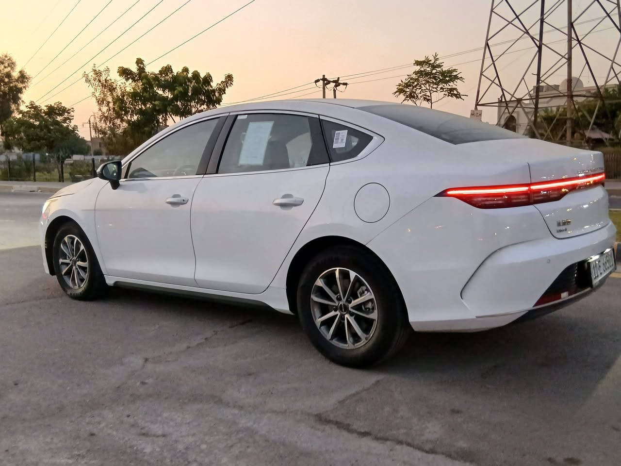 السلام عليكم
BYD
دسترويل 
مديل :2025
ماشيه : ١٩ 
بيها بس بارد بخشم جاملغ الأمامي كد ٤ اصابع
وباقي سياره مكفوله
تشغيل عن بعد 
كير محرك مكفول
مرايات كهرباء 
كشنات ابيض رياضية
لد نهاري 
شاشه قلابه 
اشاير بل مري 
وبعد مواصفات دسترويل معروفه
السعر ١٩٣٠٠ 
عنواني بغداد الشهداء ،،،،***********
